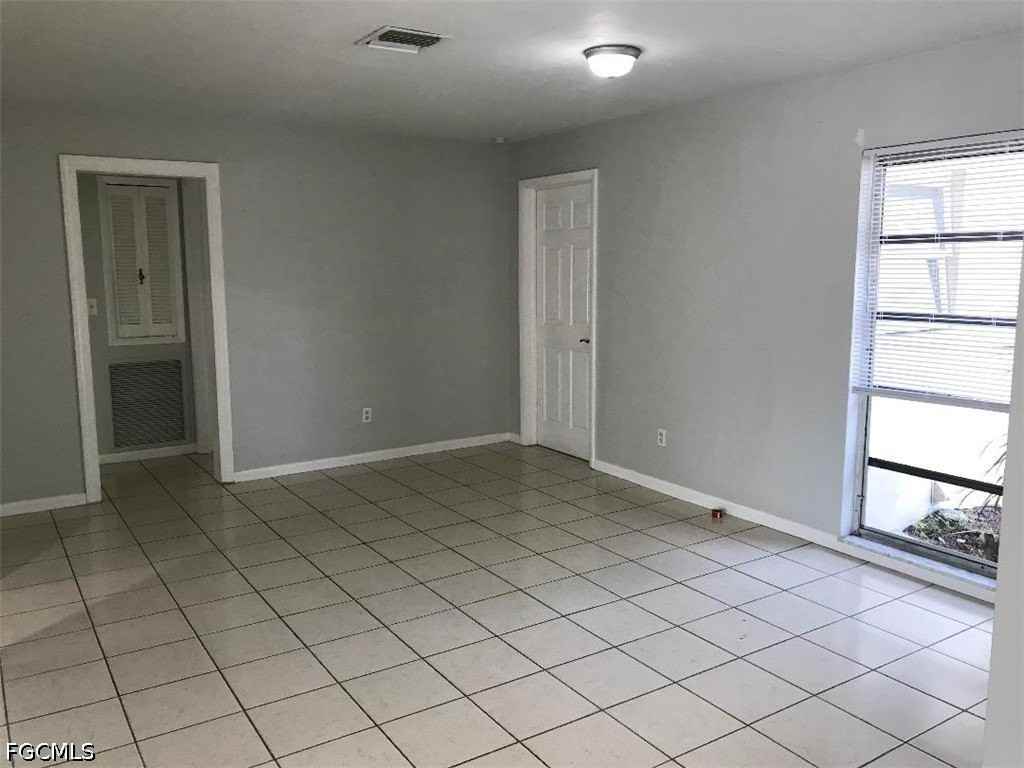 1311 Se 25th Ter - Photo 5 of 12