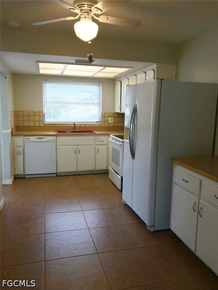 1311 Se 25th Ter - Photo 6 of 12