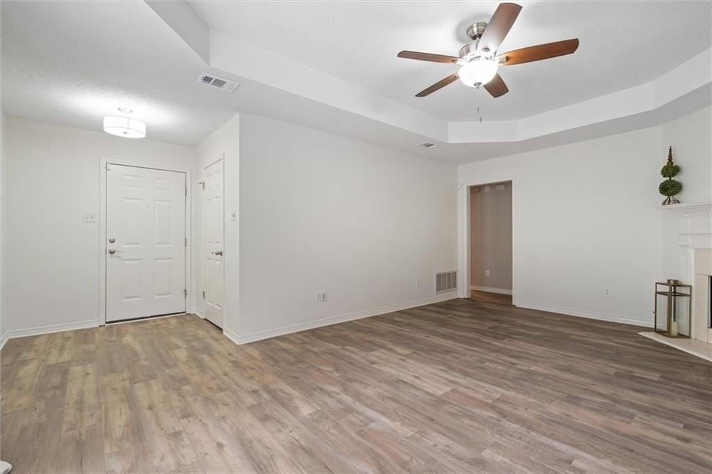 1051 Mcneil Ave - Photo 2 of 23
