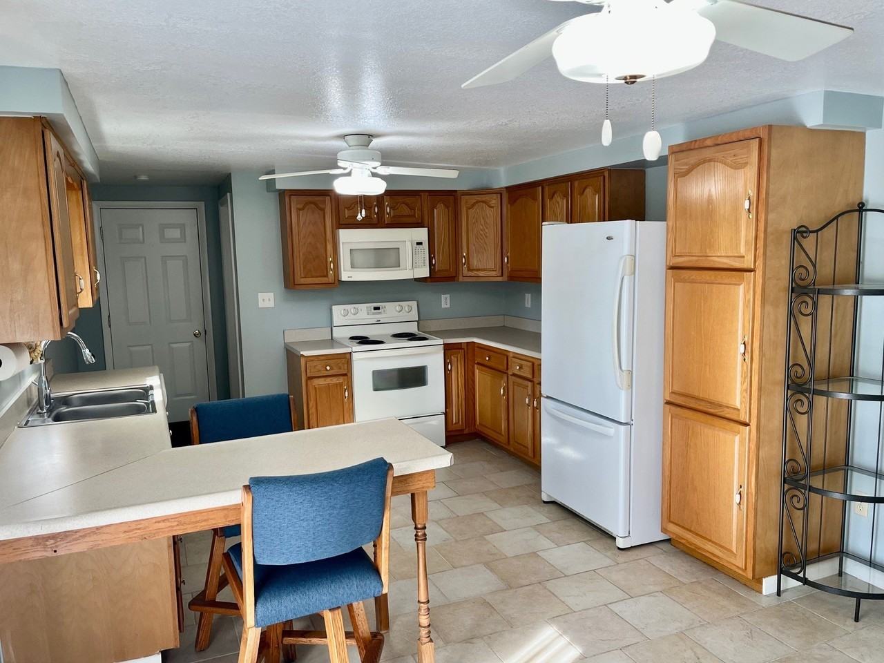 813 Hilltop Rd - Photo 5 of 22