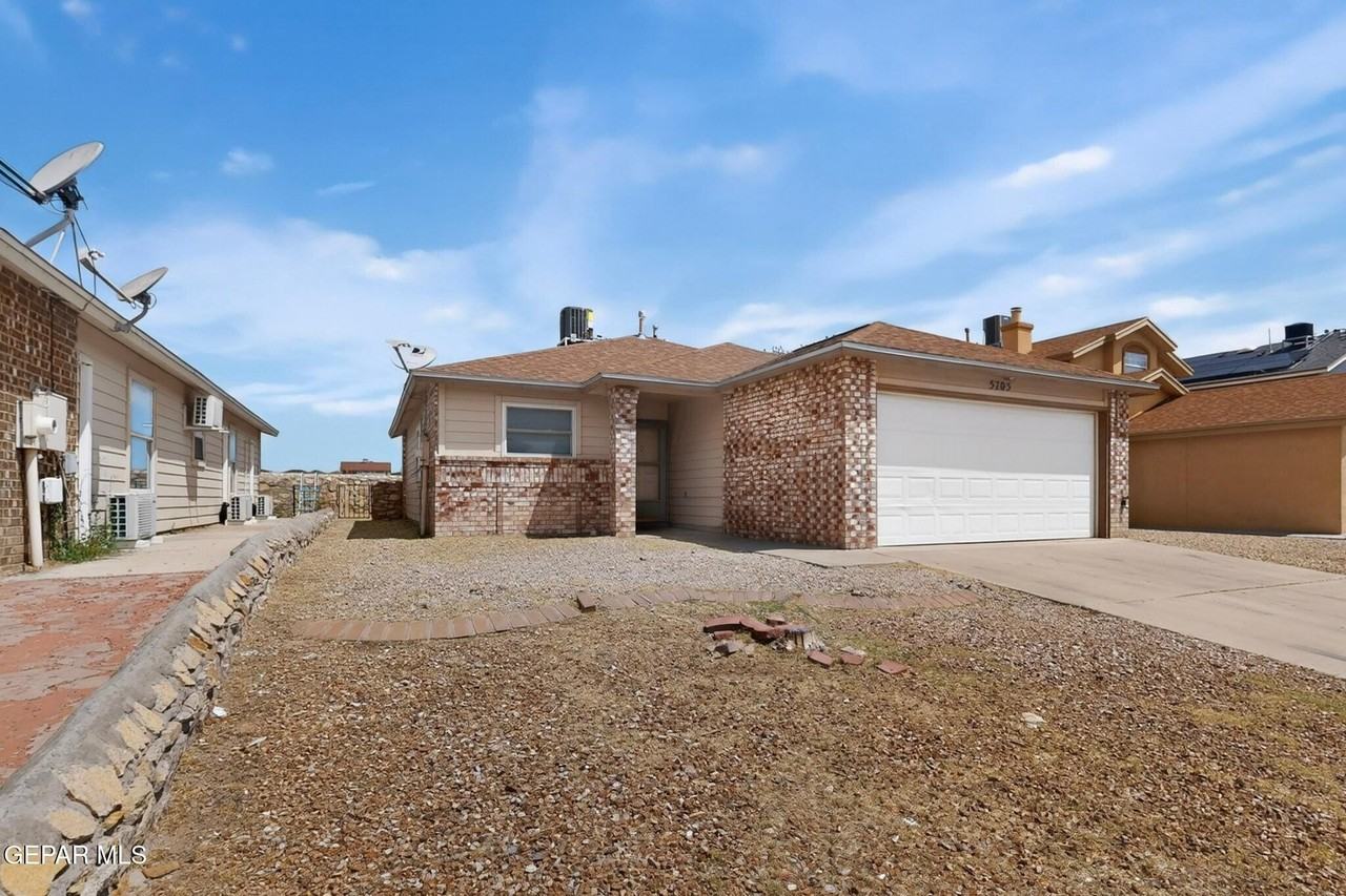 5705 Rick Husband Dr - Photo 4 of 36