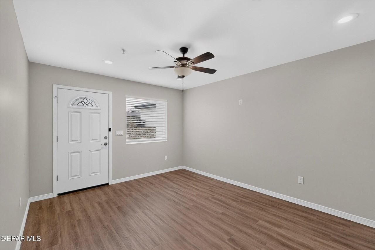 1483 Osullivan Dr #A - Photo 5 of 33