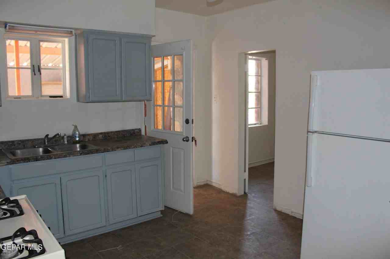 8540 Alameda Ave #A - Photo 3 of 9
