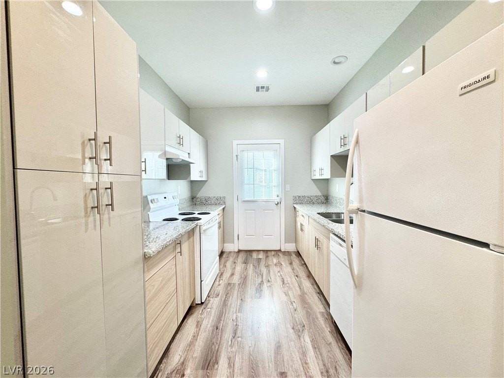1370 Ogallala St #1 - Photo 5 of 13