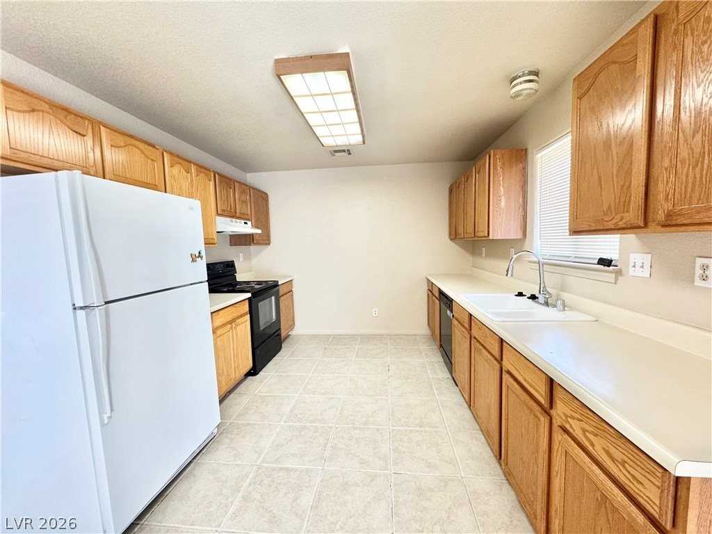 1060 S Marne Ct #B - Photo 4 of 11