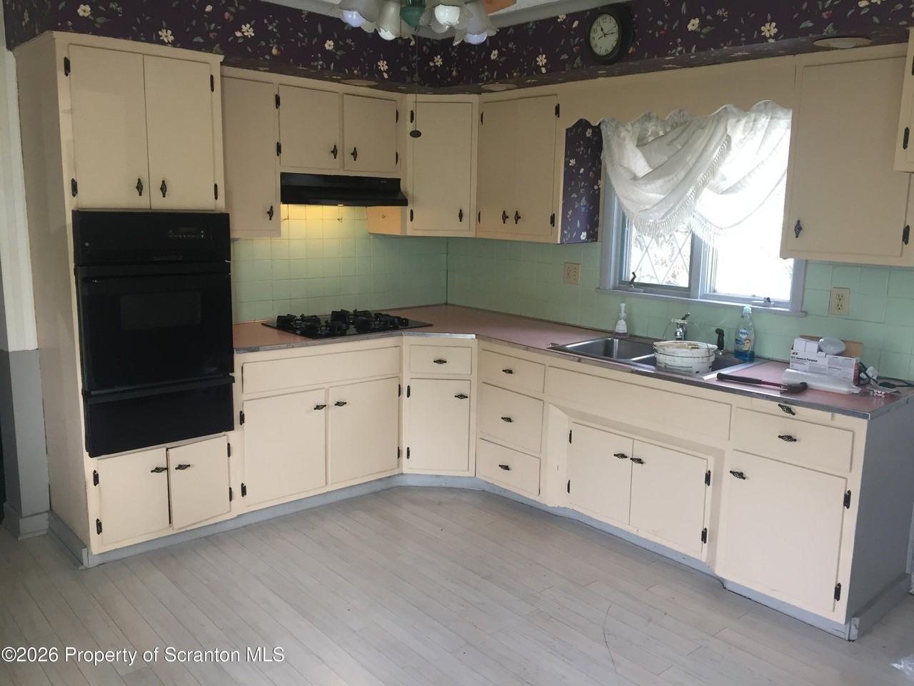 2309 Birney Ave - Photo 4 of 12