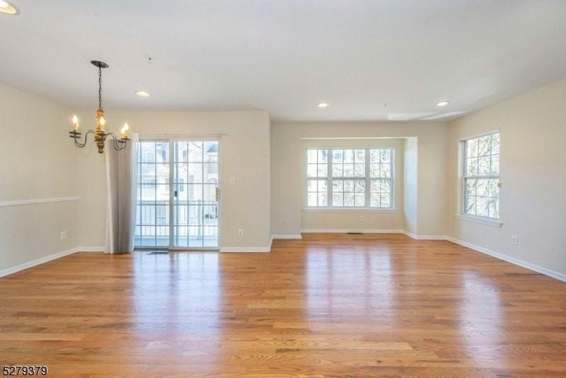 102 Lakeview Ct - Photo 5 of 22