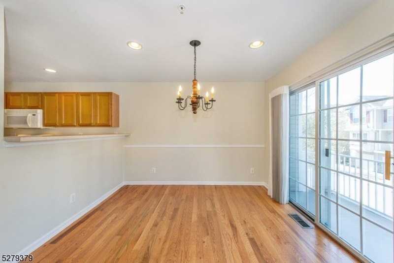 102 Lakeview Ct - Photo 6 of 22