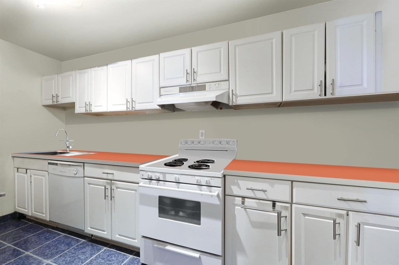 6040 Kennedy Blvd E #29N - Photo 4 of 9