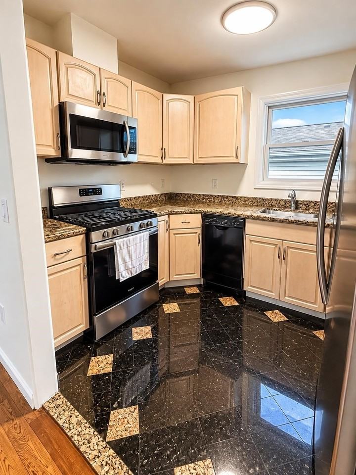 1226 46th St - Photo 2 of 17