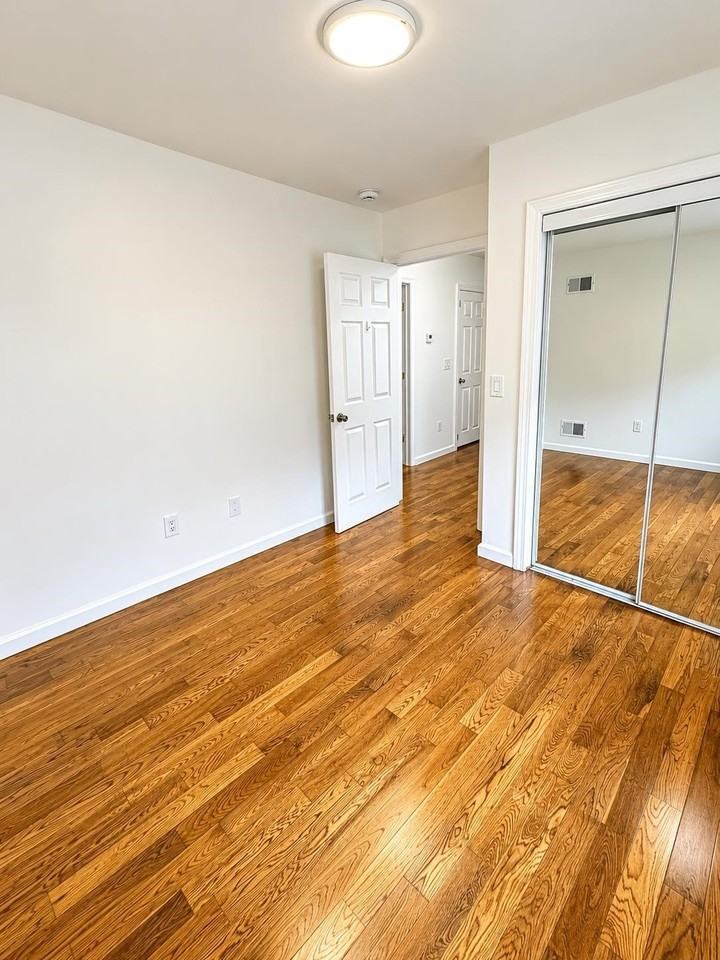 1226 46th St - Photo 5 of 17