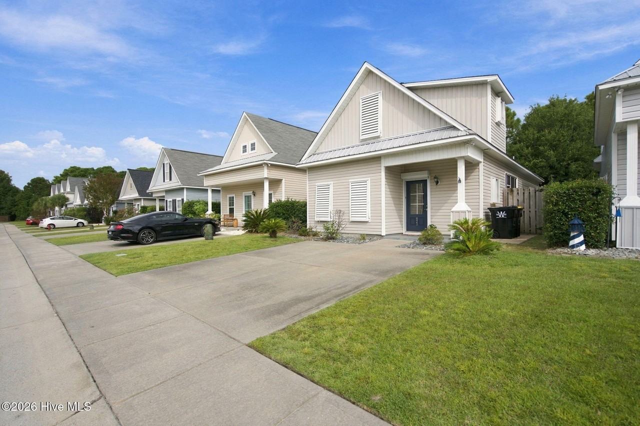 823 Isle Of Palms Way - Photo 3 of 46
