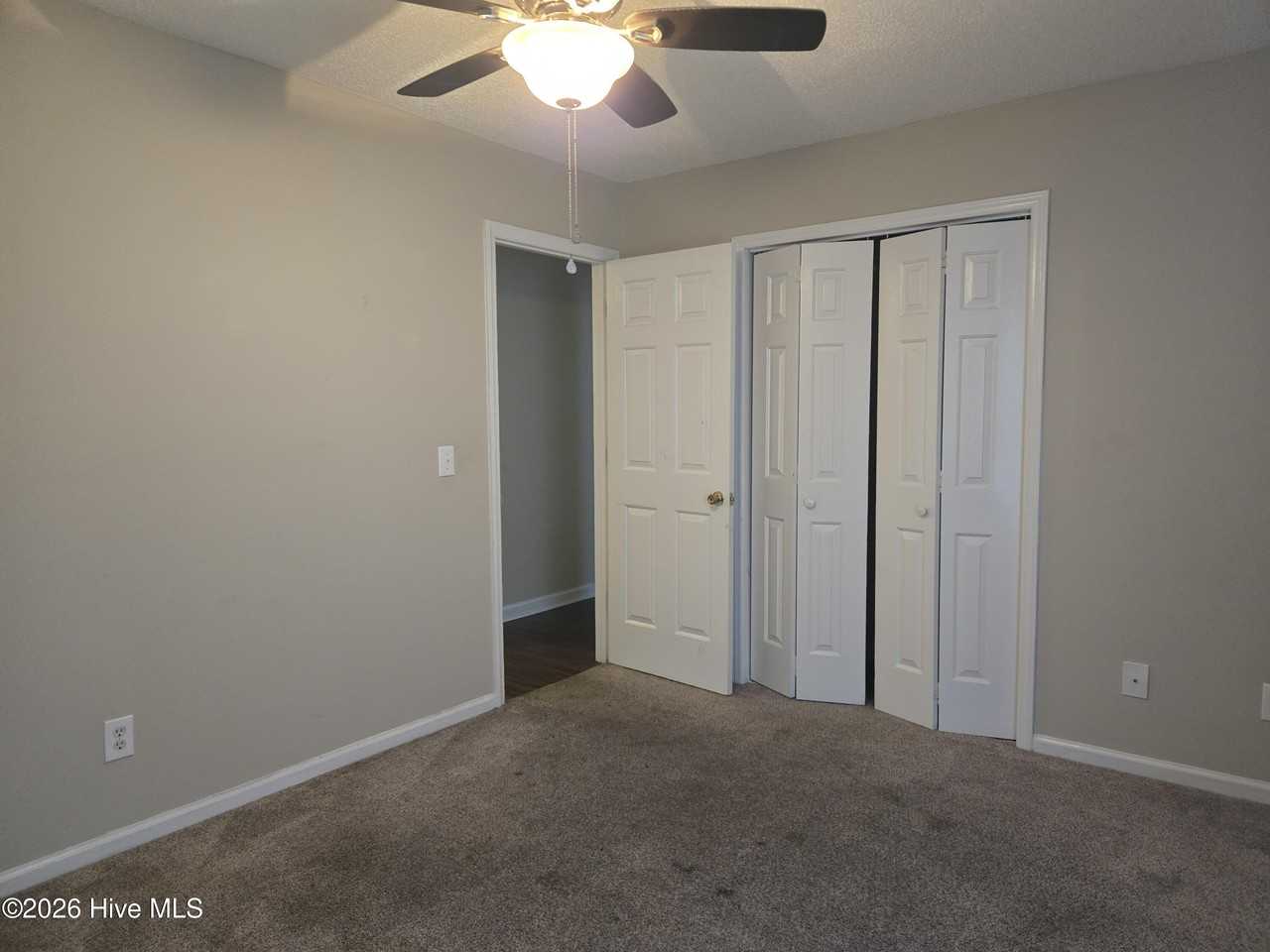109 W Victoria Ct #C - Photo 5 of 9