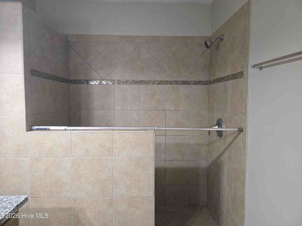 109 W Victoria Ct #C - Photo 7 of 9
