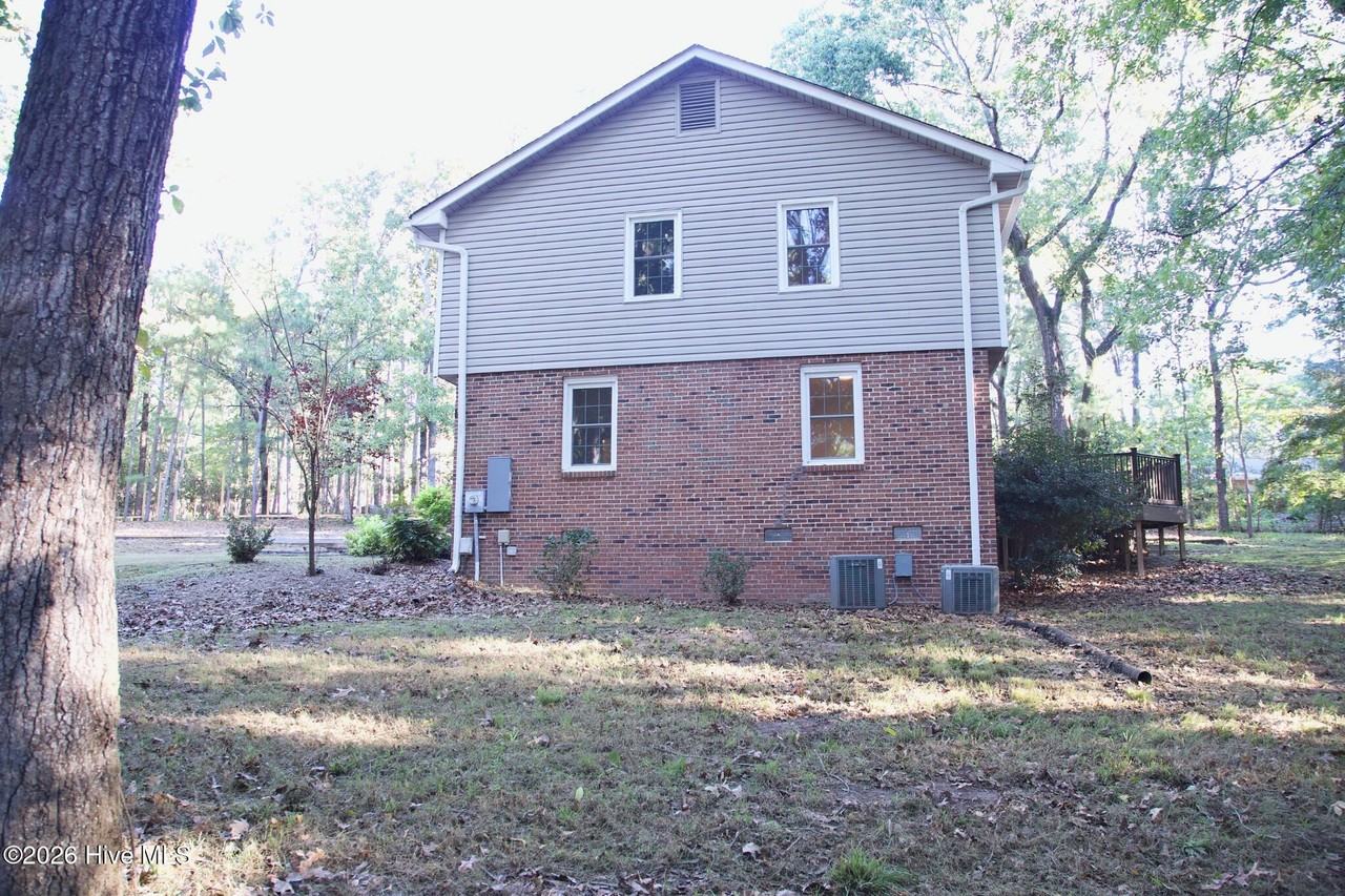 110 Stornoway Dr - Photo 4 of 20