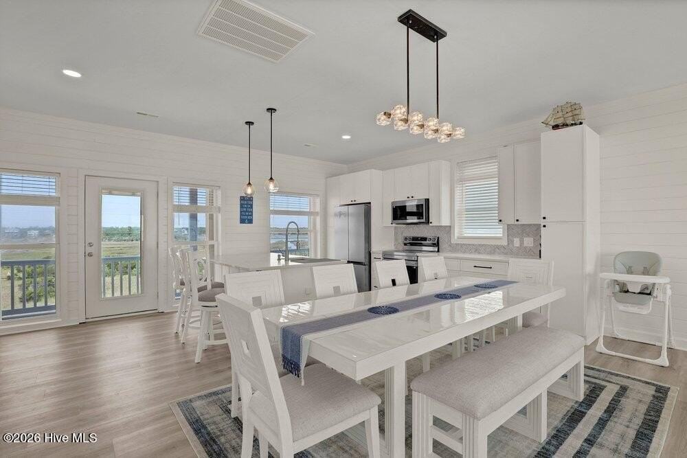 1172 New River Inlet Rd - Photo 5 of 50