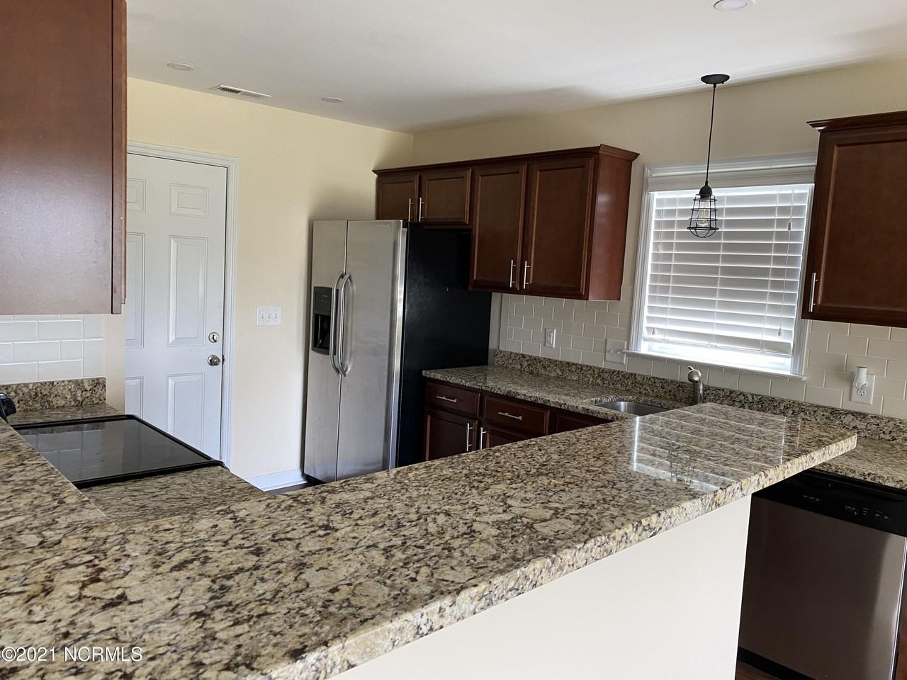 505 New Hanover Trl - Photo 3 of 19