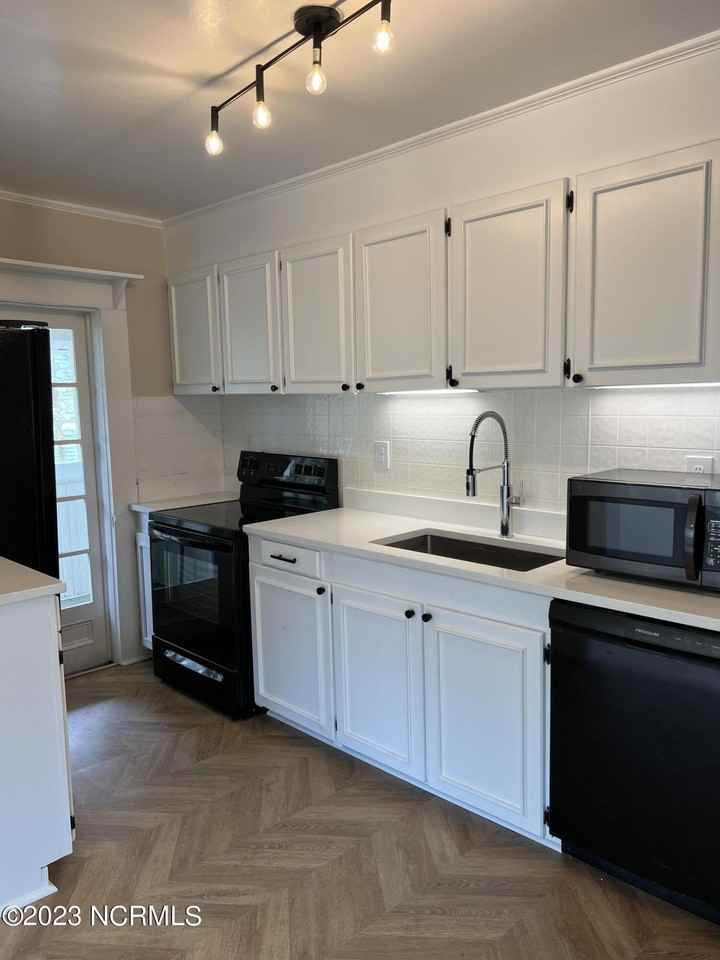 145 E Vermont Ave #B - Photo 2 of 17