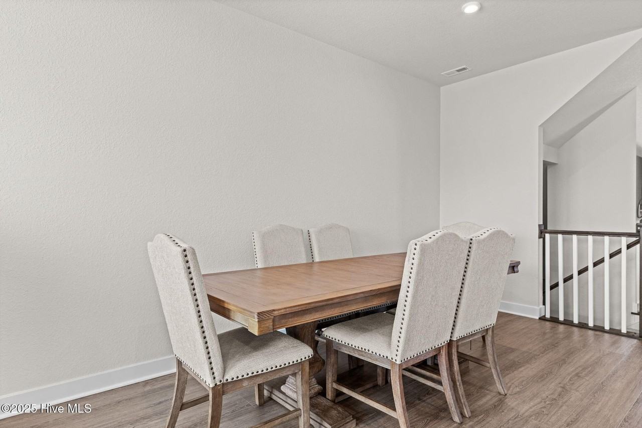 110 Fost Blvd - Photo 6 of 42
