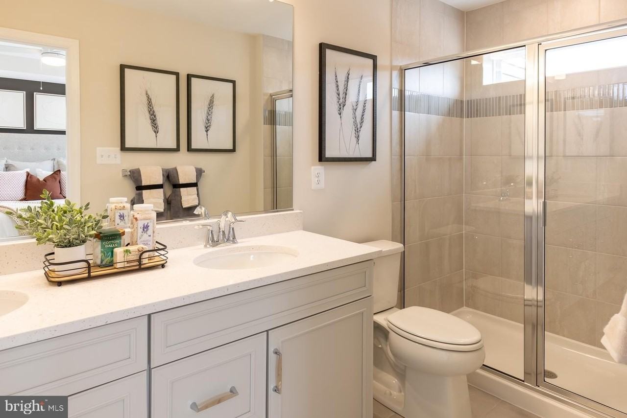 8291 Longford Rd - Photo 5 of 8