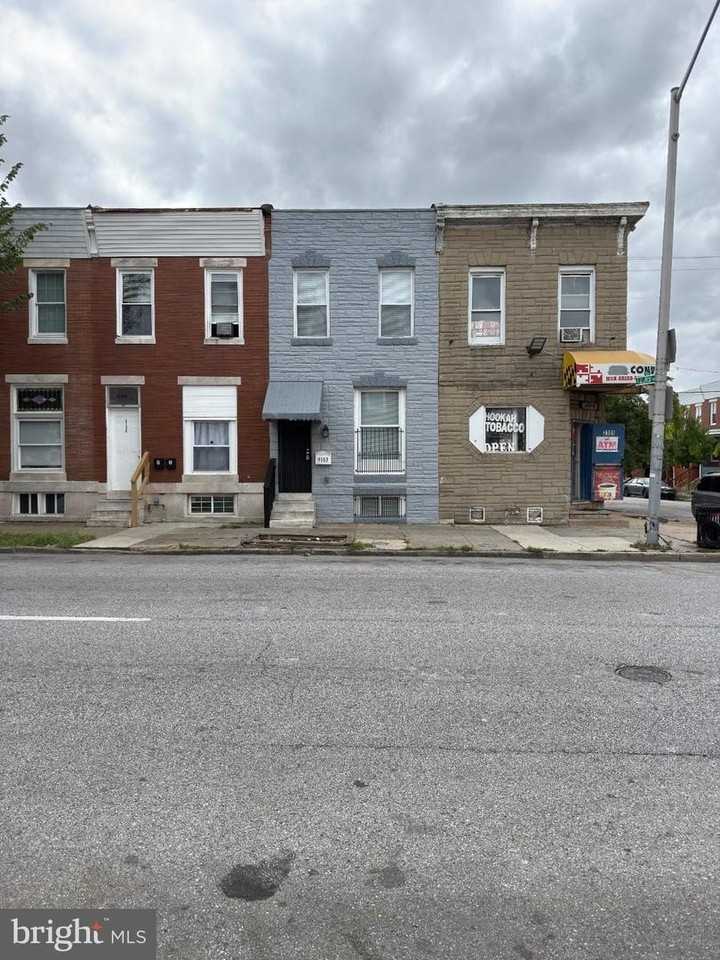 3103 E Monument St - Photo 2 of 31