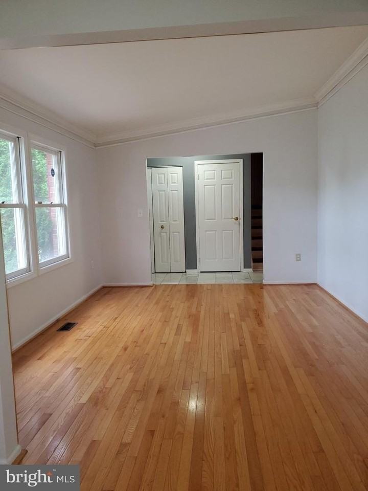 12200 Lemar Ct - Photo 5 of 20