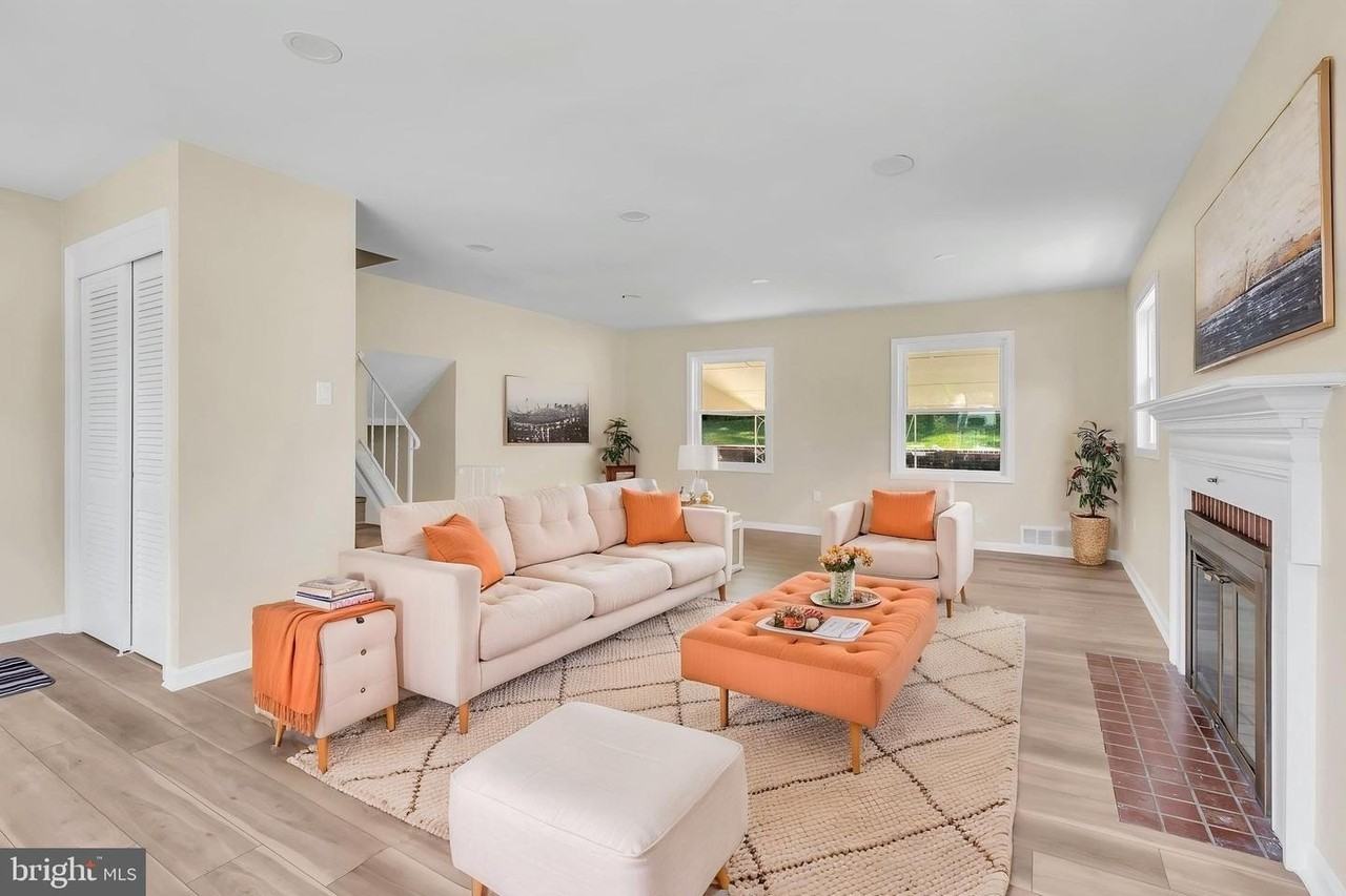 7536 Abbington Dr - Photo 4 of 48