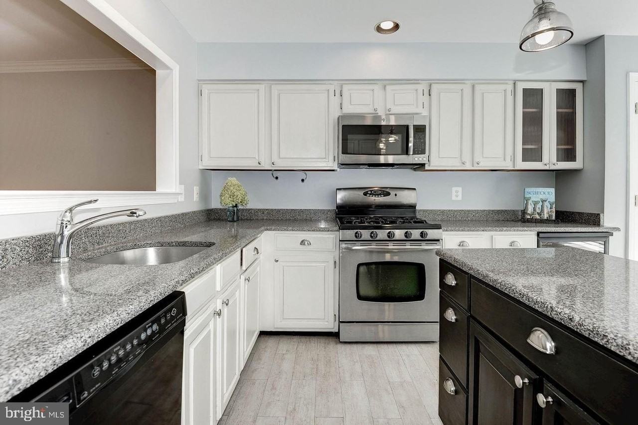 11748 Great Owl Cir - Photo 2 of 28