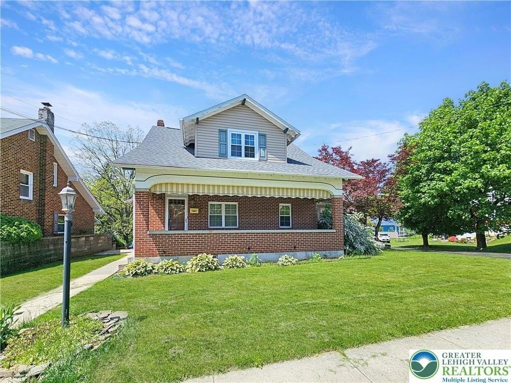 82 Front St - Photo 2 of 21