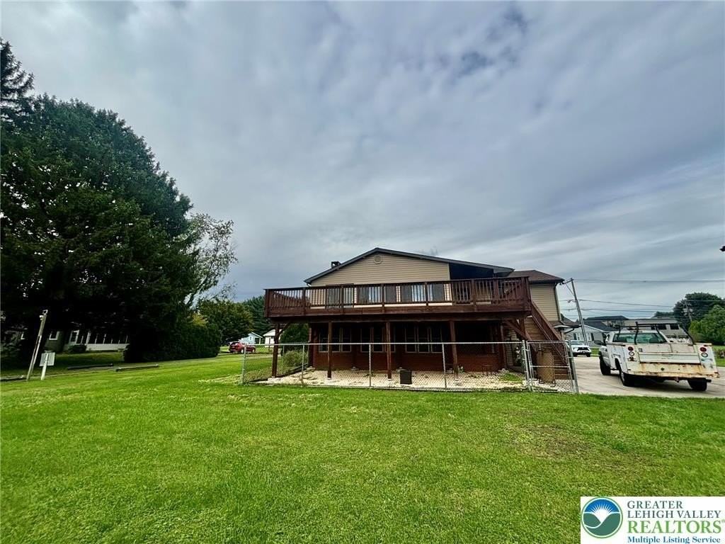 8740 Breinigsville Rd - Photo 3 of 26