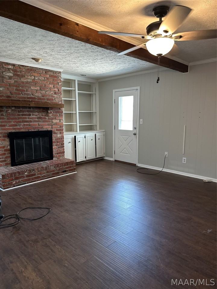 3828 Cedar Ave - Photo 2 of 3