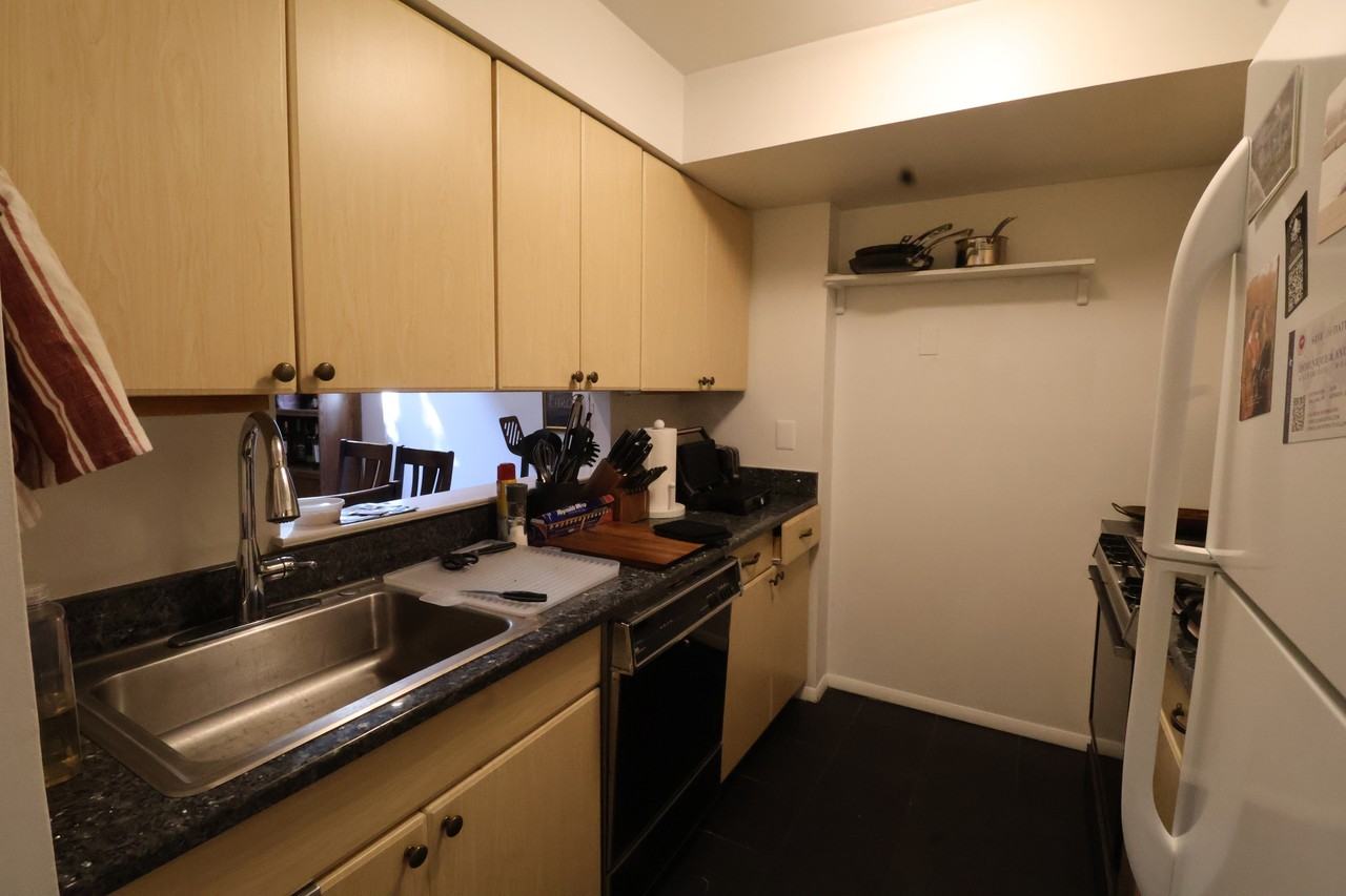 734 Lombard St #1 - Photo 3 of 11
