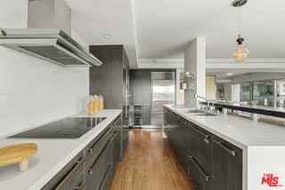 838 N Doheny Dr #1001 - Photo 6 of 8