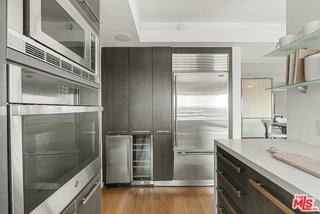 838 N Doheny Dr #1001 - Photo 7 of 8