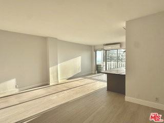 999 N Doheny Dr #706 - Photo 3 of 8