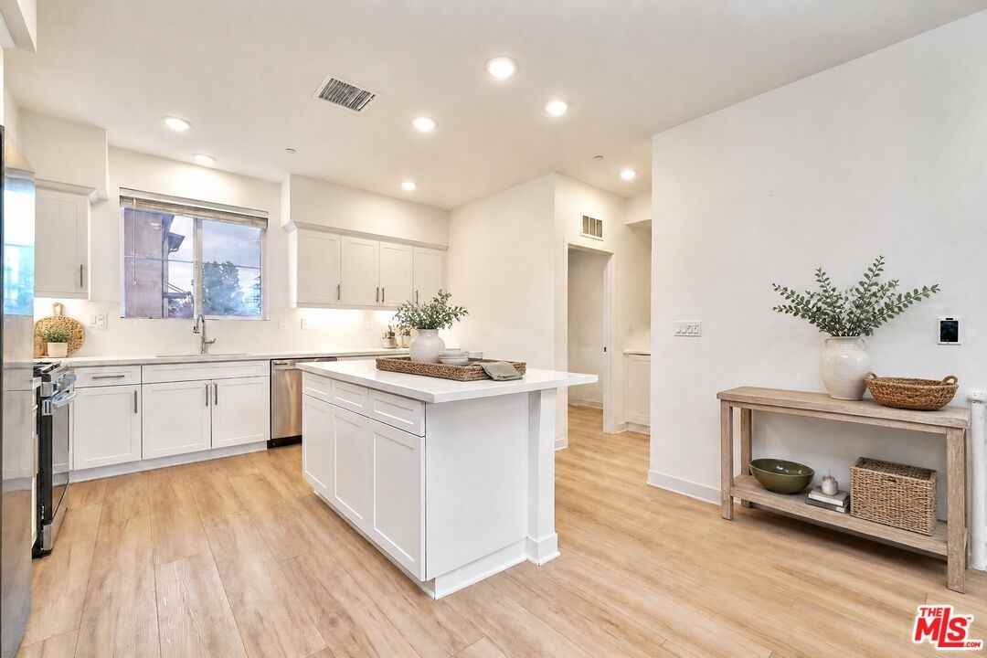 11737 Florence Ave #6