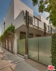 538 Broadway St #1 - Photo 3 of 8