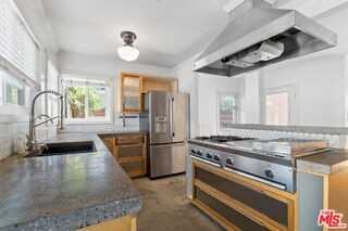 11929 Wagner St - Photo 2 of 8