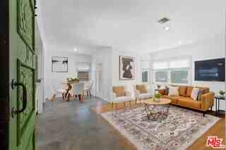 11929 Wagner St - Photo 3 of 8