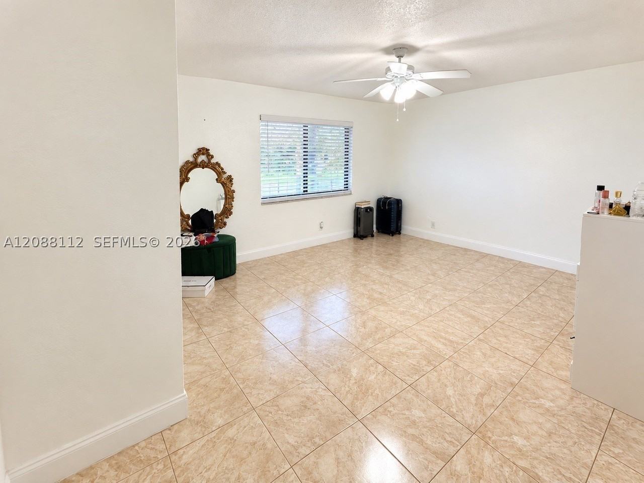 747 Sw 5th St - Photo 3 of 7