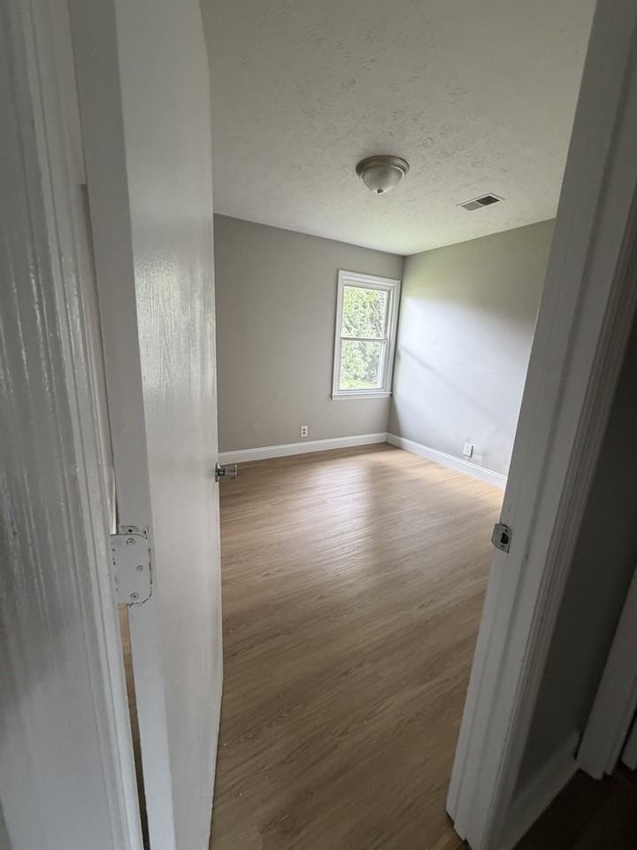 104 Robin Dr #1 - Photo 4 of 6