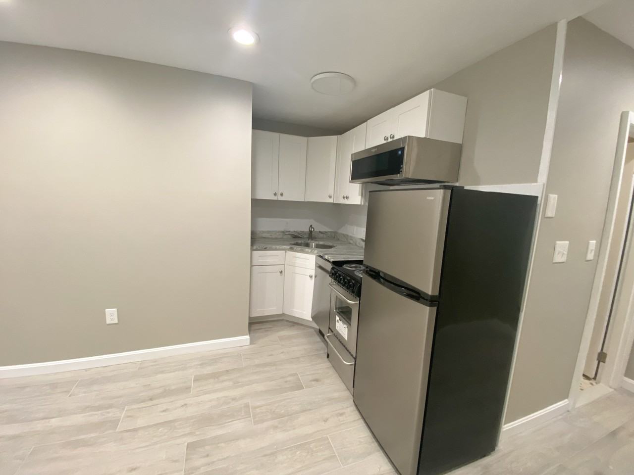 466 Commercial St #1 - Photo 3 of 8
