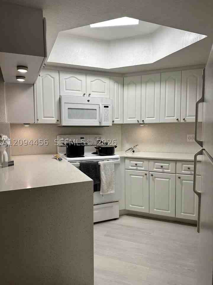 8323 Lake Dr #102 - Photo 4 of 10