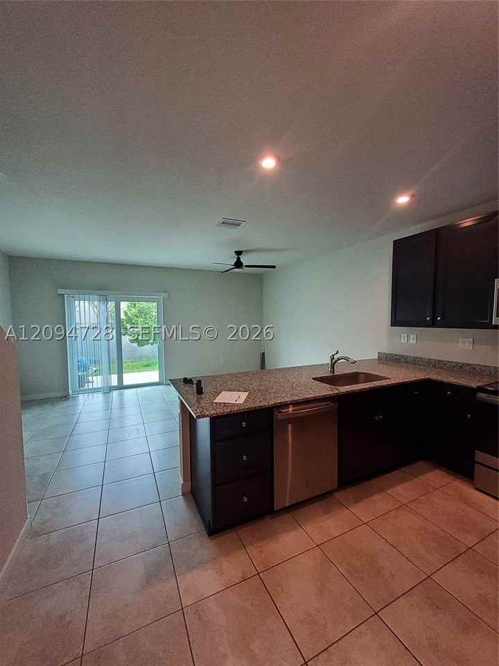 1085 Nw 4th Ter - Photo 7 of 22