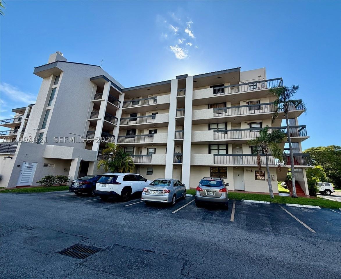 8881A Fontainebleau Blvd #307 - Photo 3 of 38