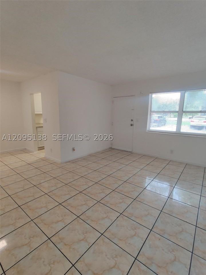 3343 Davie Blvd #B108 - Photo 3 of 14
