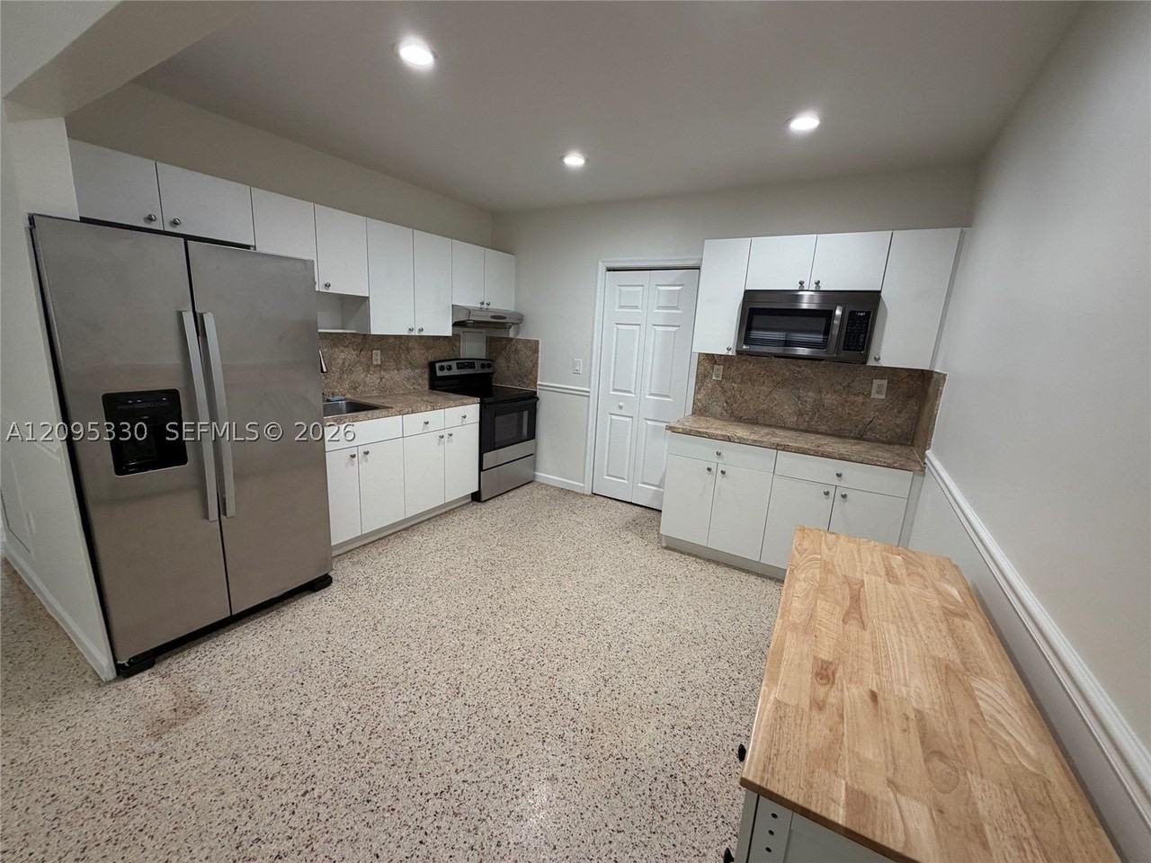 1047 Sw 76th Ave #1045 - Photo 2 of 23