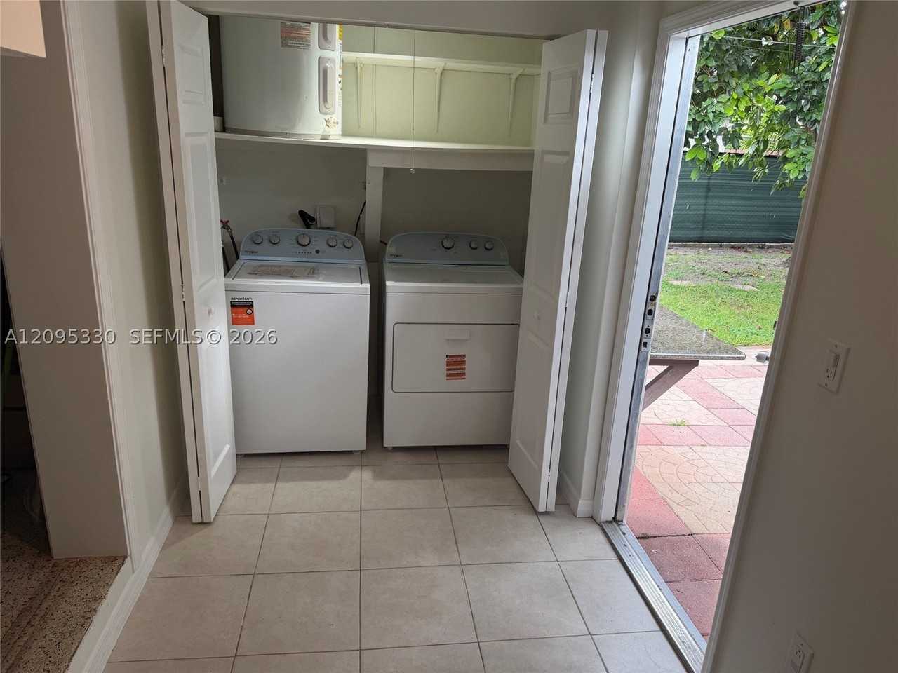1047 Sw 76th Ave #1045 - Photo 6 of 23