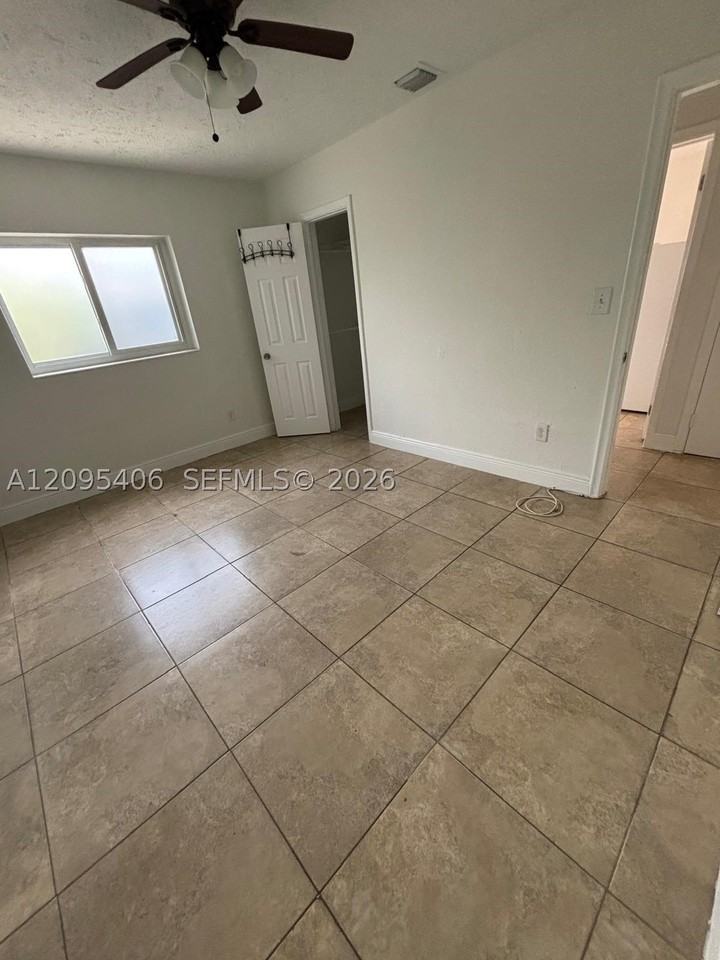 3325 Village Green Dr - Photo 4 of 5