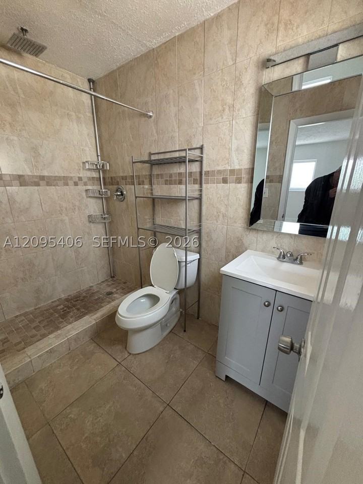3325 Village Green Dr - Photo 5 of 5